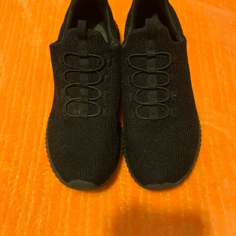 Womens Ultra Flexible Sneaker All Black Sparkly Slip On Shoe Size 9.5 Skechers